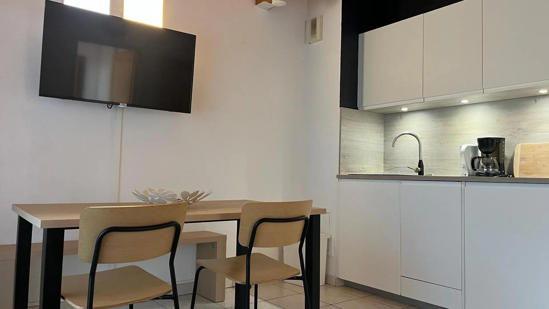 Appartement T2 Au Centre De Samoens Avec Parking, Animaux Acceptes - Fr-1-624-43
